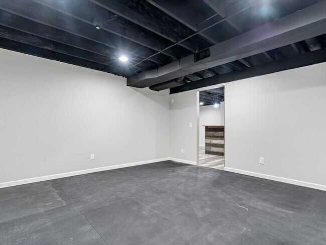 Building Photo - 3334 Simeon Bunker St