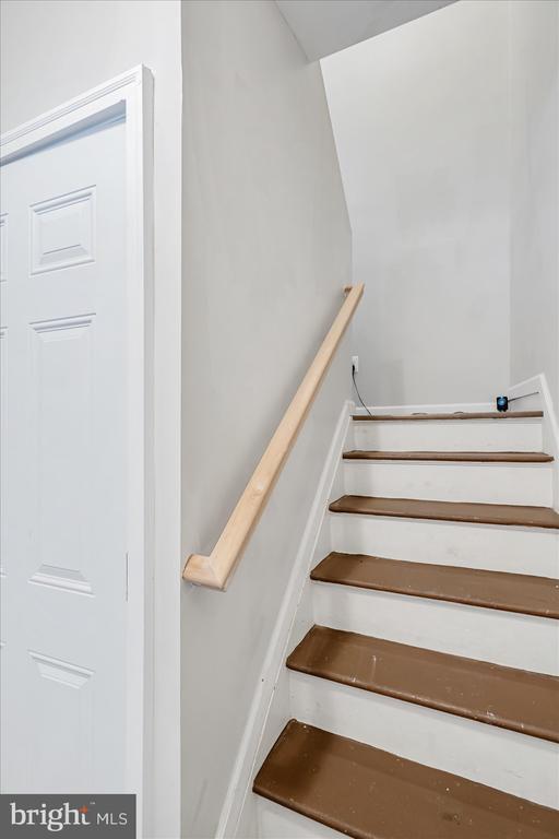 Building Photo - 1340 Pontiac Ave