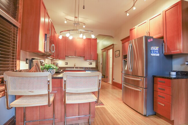 Kitchen - 1125 N Damen Ave