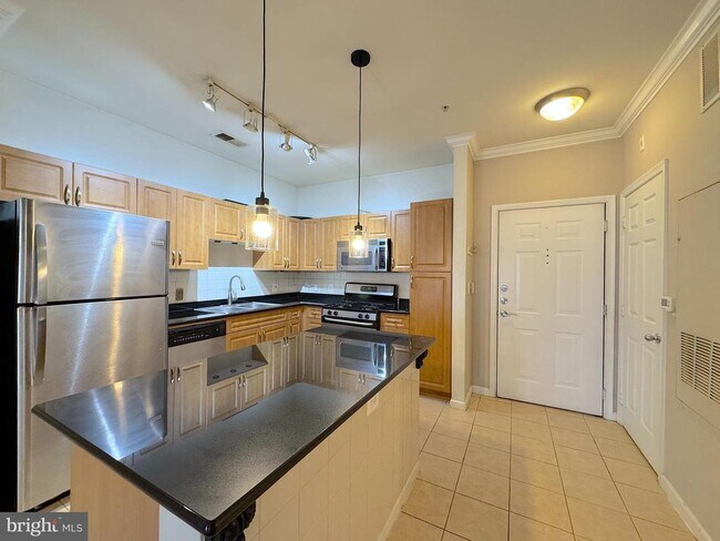Building Photo - 12921 Centre Park Cir