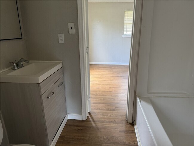 Building Photo - 9084 Peggy Dr