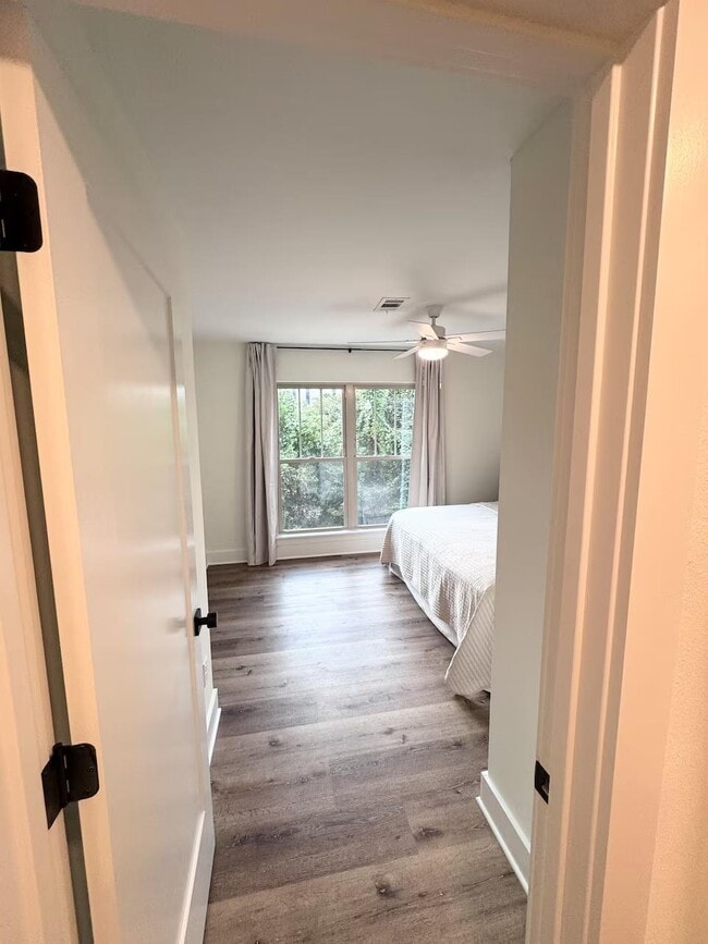 Building Photo - 637 E Seaboard St