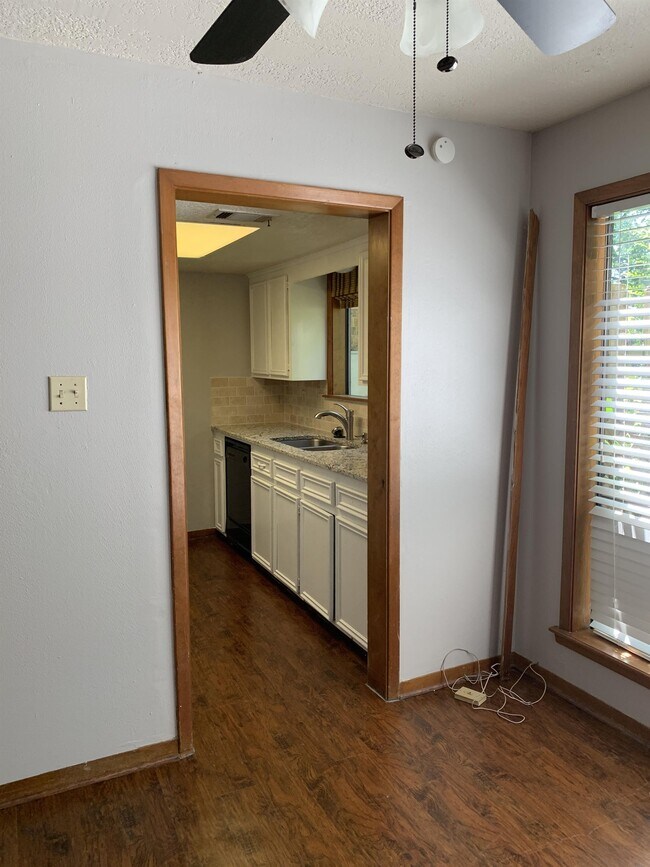 Building Photo - 603 Cache Cove Ct