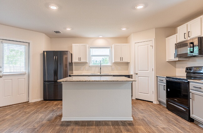 Building Photo - 13111 Winemaker Dr