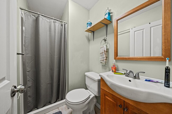 Building Photo - Mission Hill 4 bed...