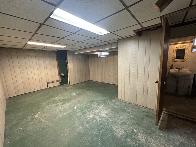 Building Photo - 610 Geddes St