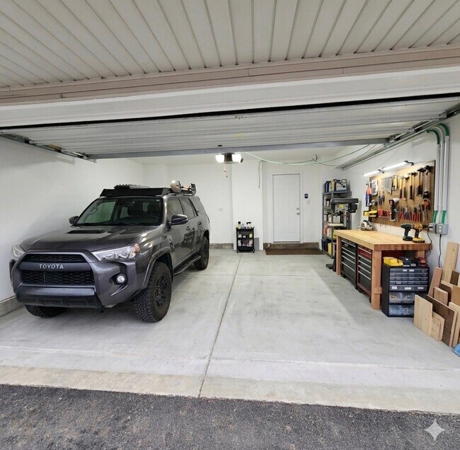 Building Photo - 1716 Windward Dr