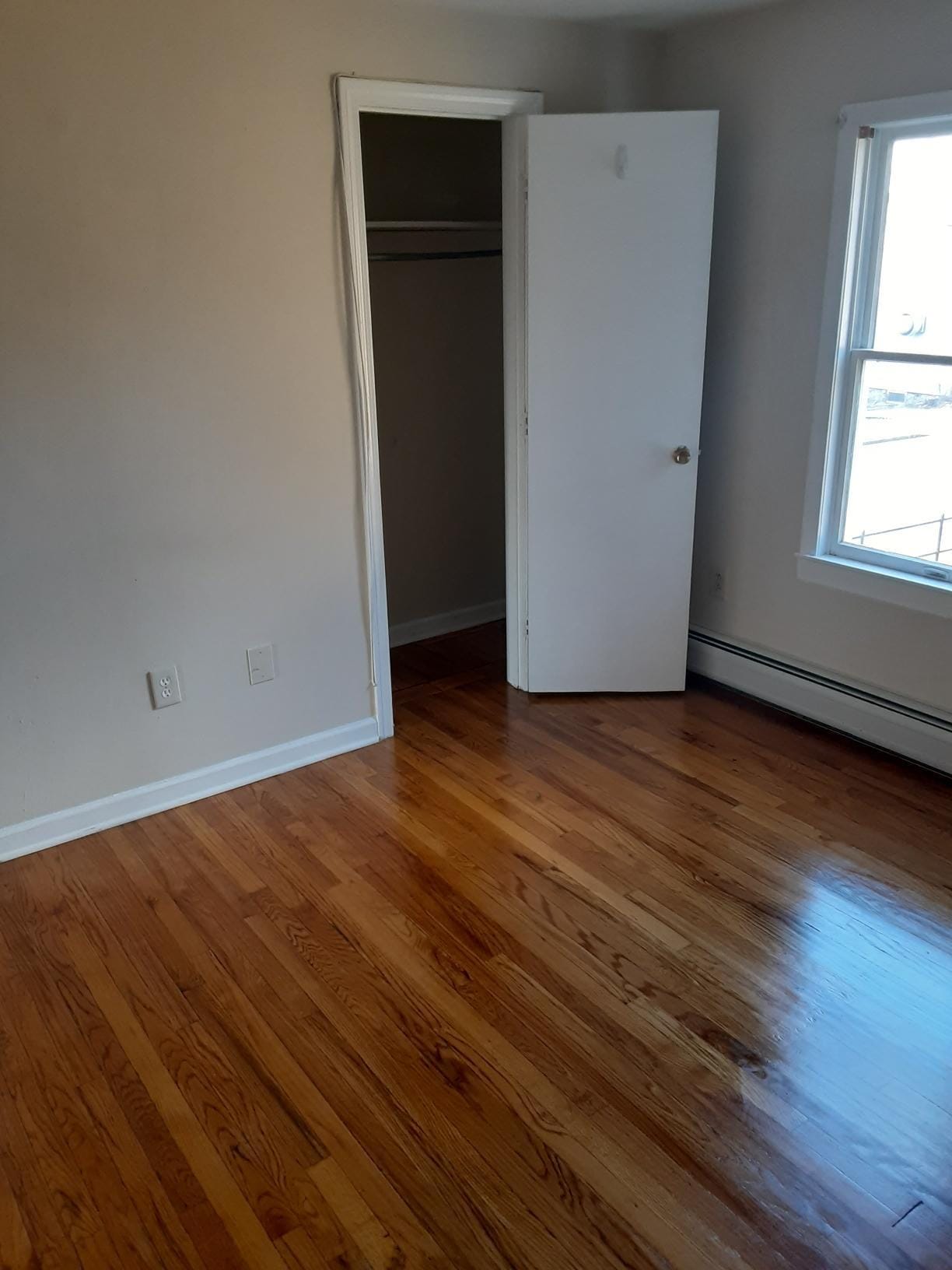 Building Photo - 184 Thames St