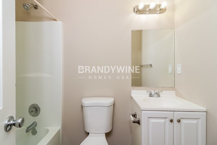 Building Photo - 147 Wesley Mill Dr