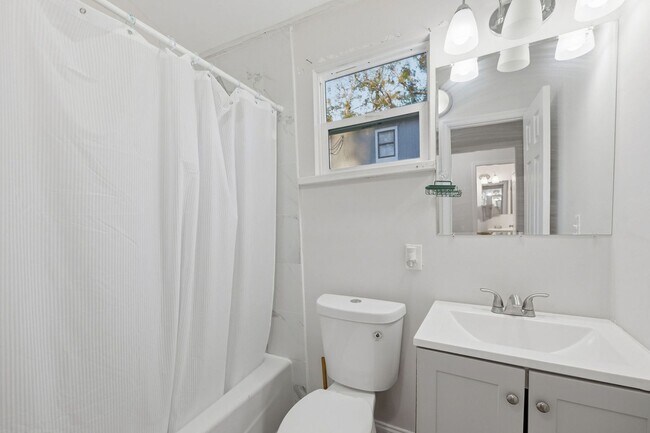 Building Photo - Completely Renovated 2BR/1BA Home on Extra-Large Lot in Jacksonville's Trout River Area***APRIL S...