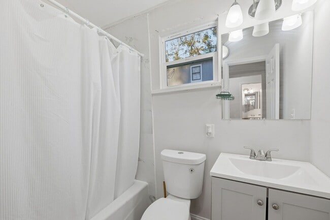 Building Photo - Completely Renovated 2BR/1BA Home on Extra-Large Lot in Jacksonville's Trout River Area***JANUARY...