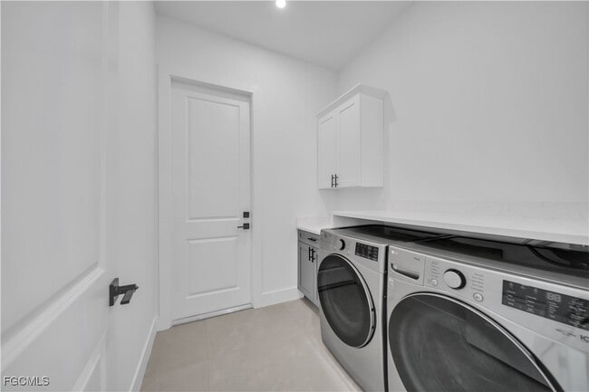 Building Photo - 1612 NW 9th Ave