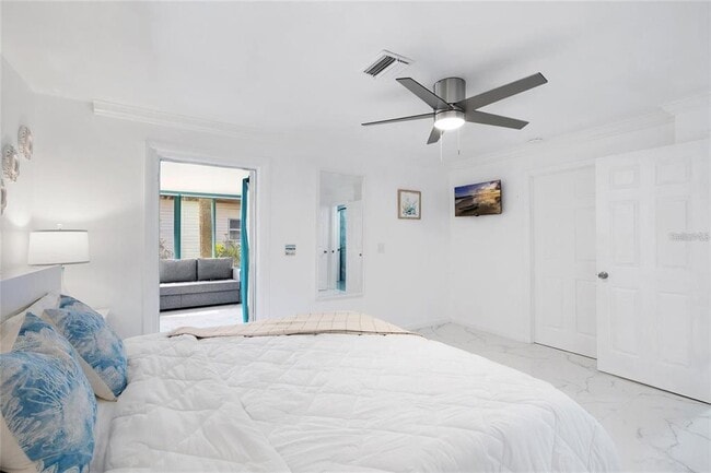 Building Photo - 8825 Oak St