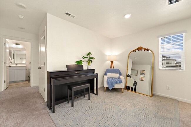 Building Photo - Updated 3-Bedroom Home With 3-Car Garage Close to Commuting, Coffee, and Gym