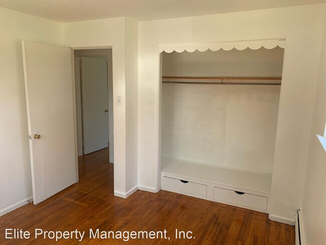 Building Photo - 3 br, 1.5 bath House - 3510 Board Rd.