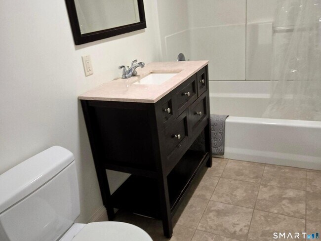 Building Photo - 150 Spencer St