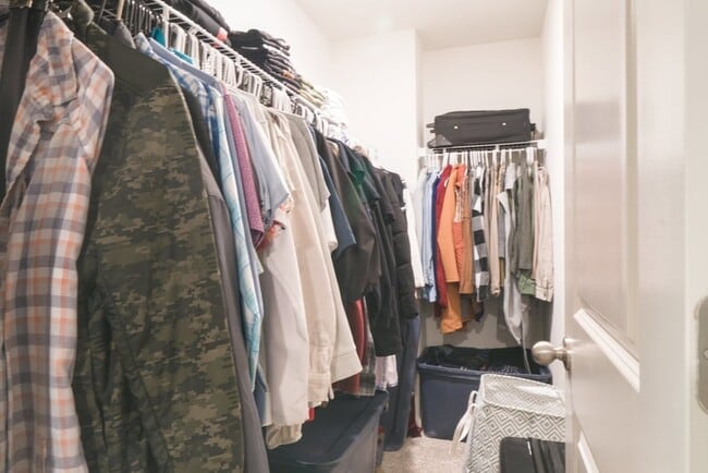 Building Photo - 6561 Sassafras Wy