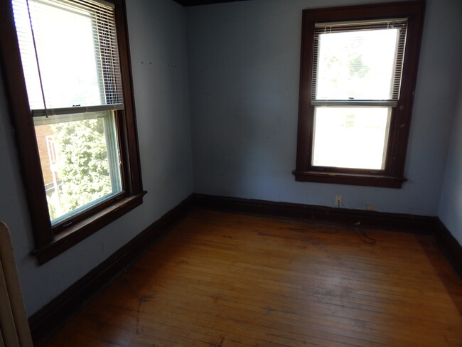 Bedroom 2 View 2 - 208 S Bassett St