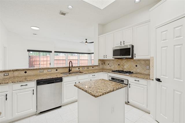 Building Photo - 3805 Pine Valley Dr