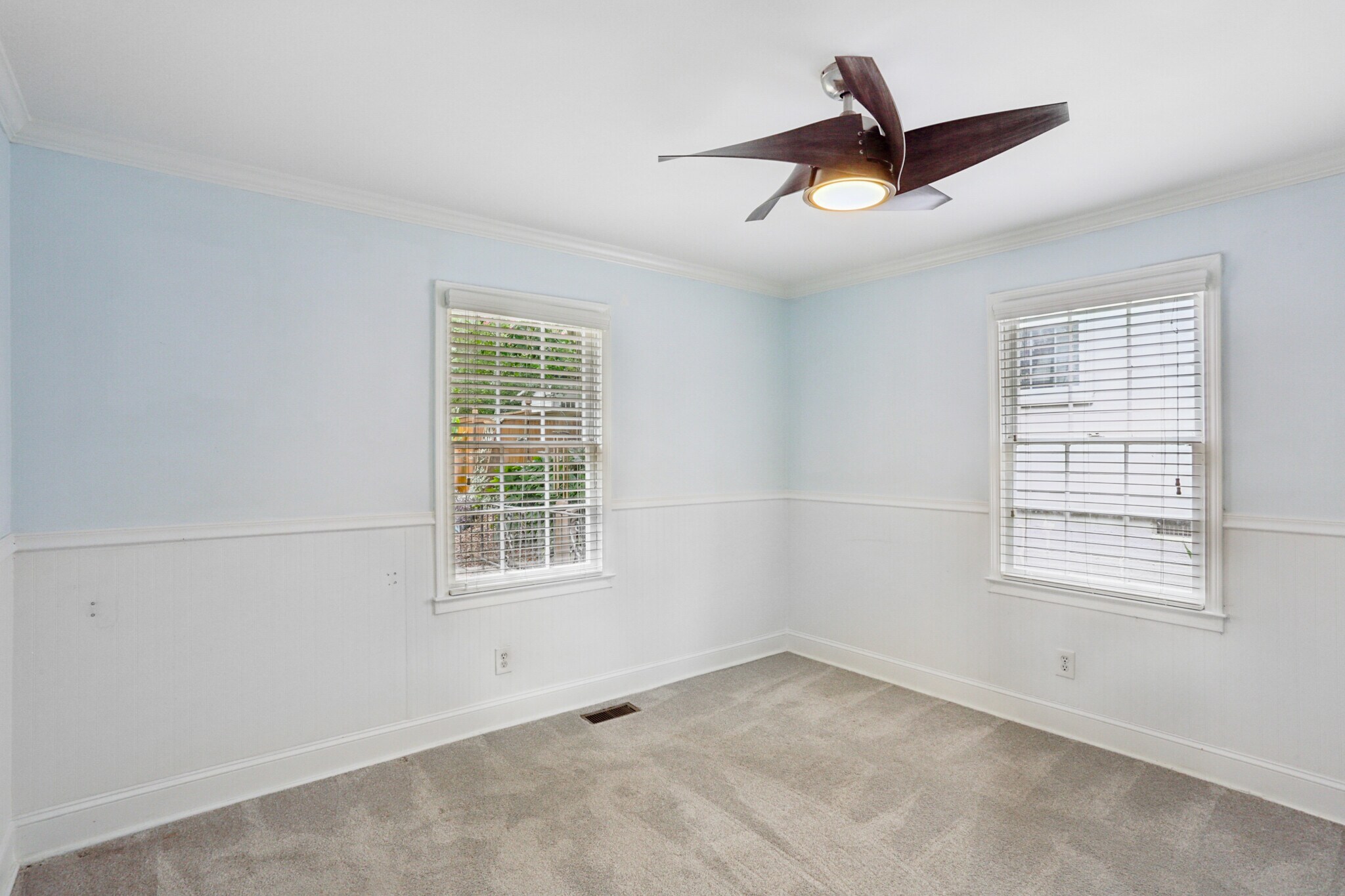 Back bedroom on main floor, good sized closet - 781 Rosedale Ave SE