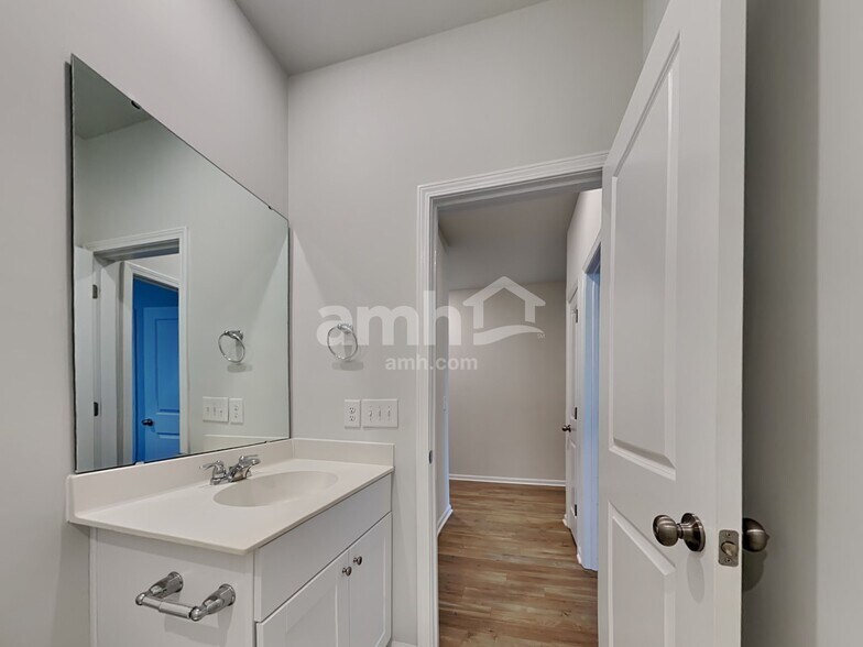 Building Photo - 306 Squire Pope Rd