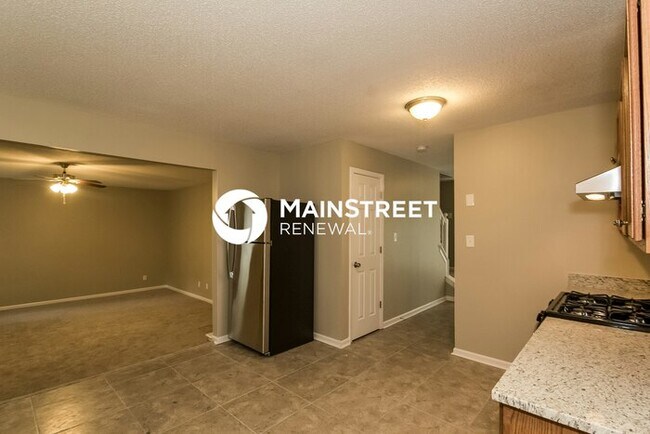 Building Photo - 4 Bedroom Pet-Friendly Home in Douglasville, GA with Main Street Renewal