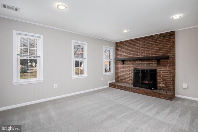 Building Photo - 8000 Rivermont Ct
