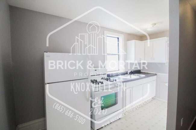 Building Photo - 817 Eleanor St