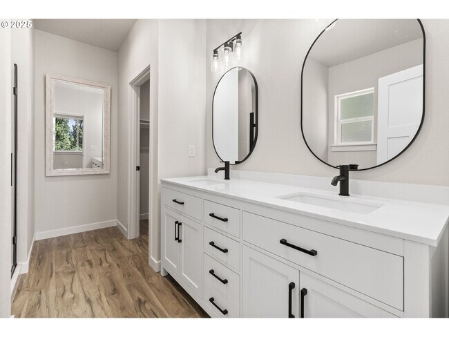 Building Photo - 85152 Winding Way