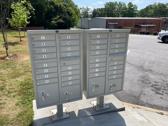 Building Photo - 621 Jefferson St