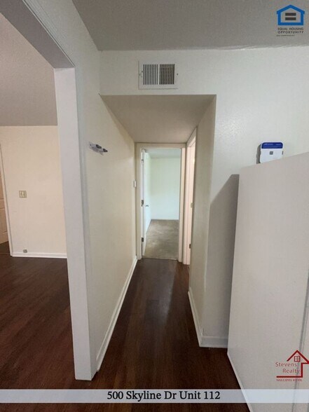 Building Photo - 500 Skyline Dr
