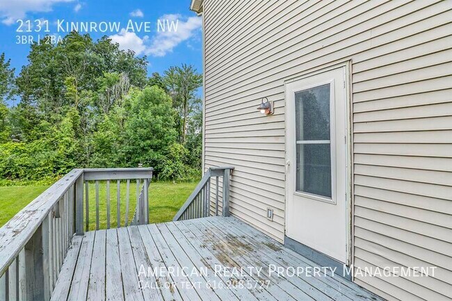 Building Photo - 2131 Kinnrow Ave NW