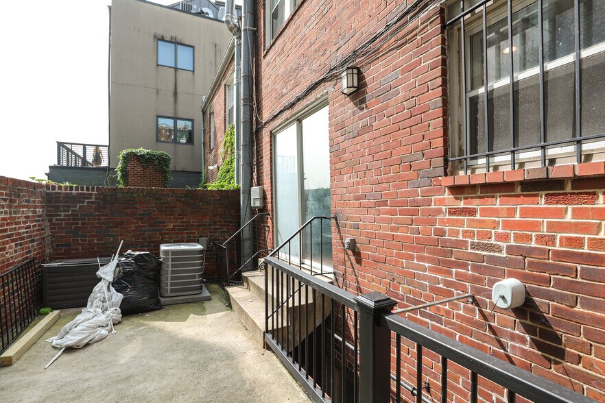 Building Photo - 2315 15th St NW