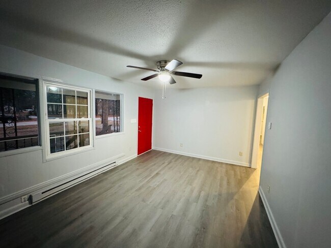 Building Photo - 2512 Rockwood Dr