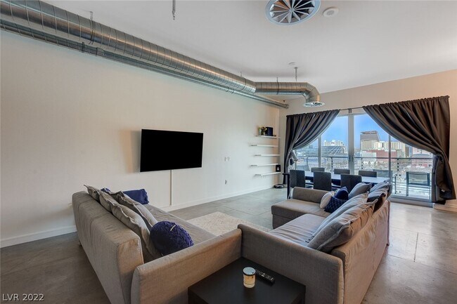 Building Photo - 200 Hoover Ave