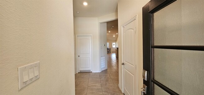 Building Photo - 8918 Beacon Mill Dr