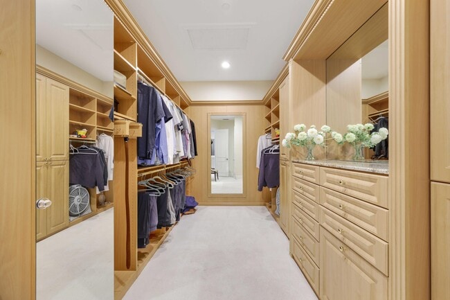 Building Photo - 408 Fisher Ln