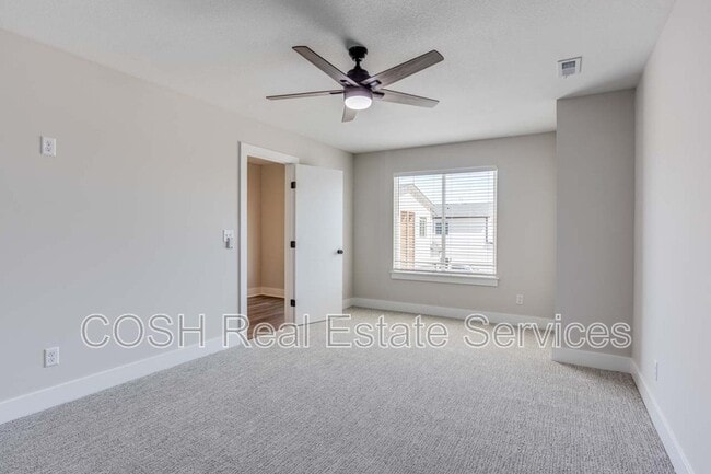 Building Photo - 8441 W 37th Ct N