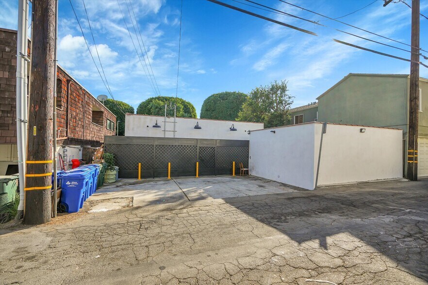 Building Photo - 9009 Rangely Ave