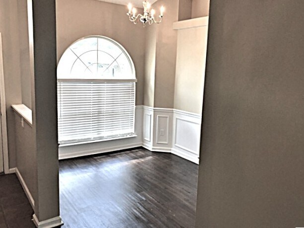 Building Photo - 2739 Ravine Hill Dr