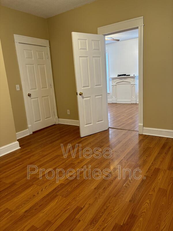 Building Photo - 845 N 7th St