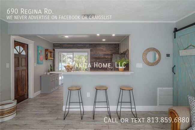 Building Photo - 690 Regina Rd