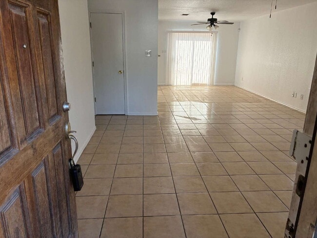Building Photo - Four Bedroom/ Two and a Half Bed Home Near Brooks City Base