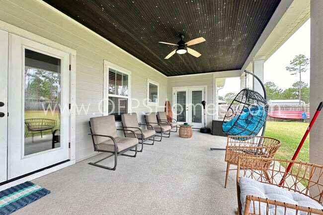 Building Photo - AVAILABLE! Modern 4BR Home - Beach & Base Proximity
