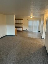 Building Photo - 933 NW Cains Rd