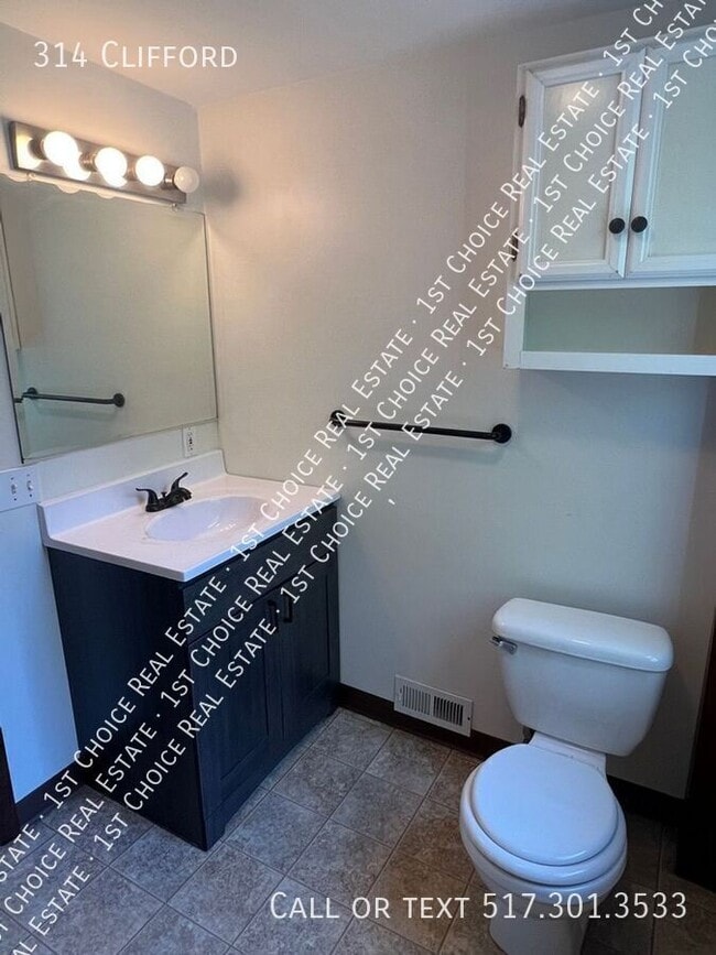 Building Photo - 314 Clifford-