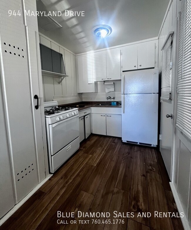 Building Photo - 944 Maryland Dr