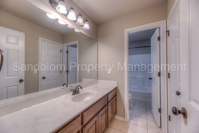 Building Photo - FOR LEASE | Jenks | 4 Bed, 2.5 Bath | $184...