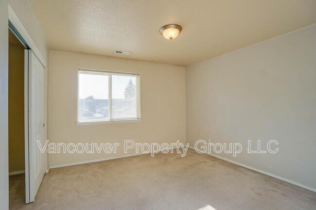 Building Photo - 4000 NE 109th Ave