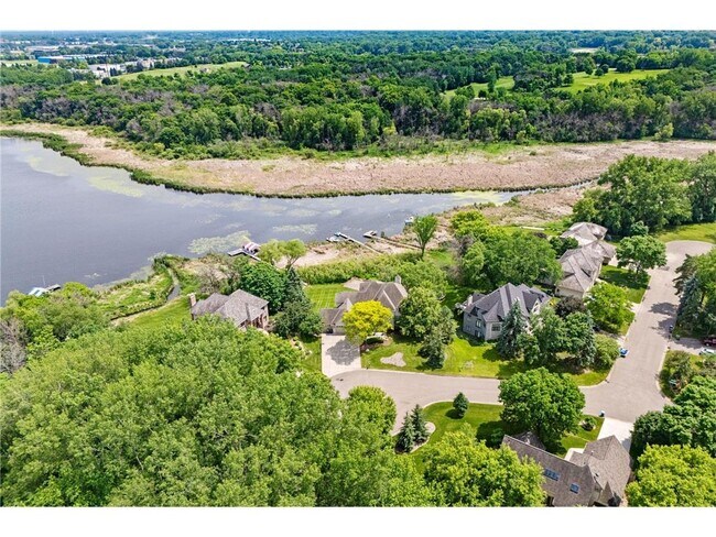 Building Photo - 6210 Deerwood Cir N